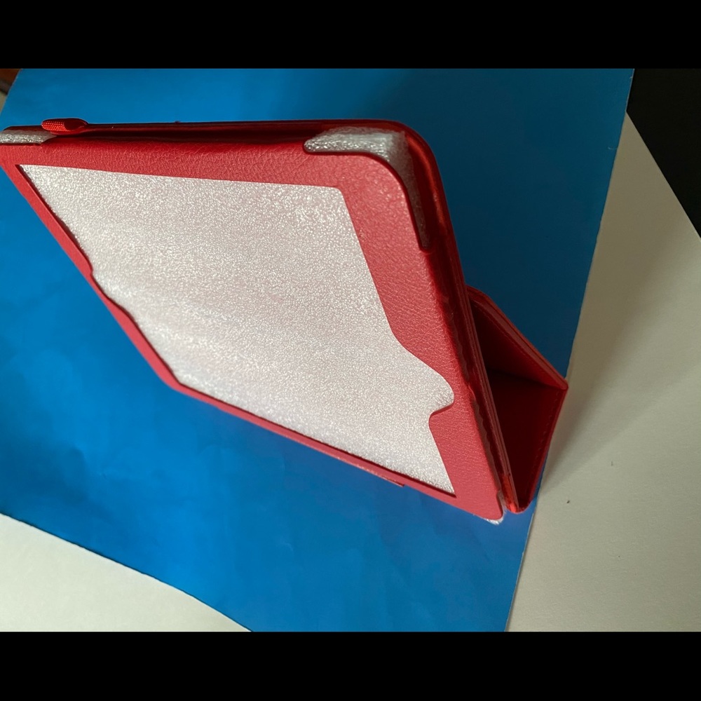 NWT Red tablet case - Picture 4 of 7